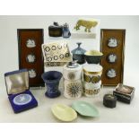 A collection of Wedgwood items: Including Jasperware boxes, studio items, roundels,
