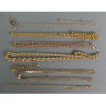Collection of 9ct gold jewellery: Weight 33.
