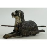 1940s tin plate model of a running Dog: With ratchet mechanism, length 20cm.
