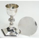 Silver Communion cup & dish in original case: Weight 637.3g, both hallmarked for Birmingham 1932.