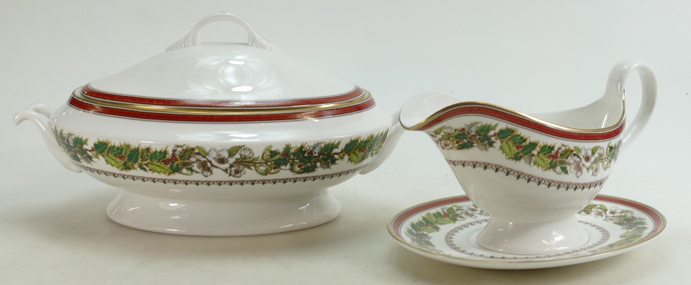 Spode Christmas Rose tea and dinner ware: A collection of Spode tea and dinner ware to include 6 - Image 5 of 6