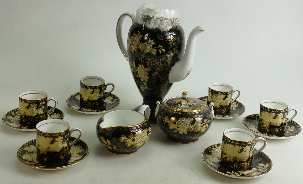 A very large collection of Wedgwood Black Tonquin patterned dinner & tea ware to include: Tea set, - Image 5 of 6