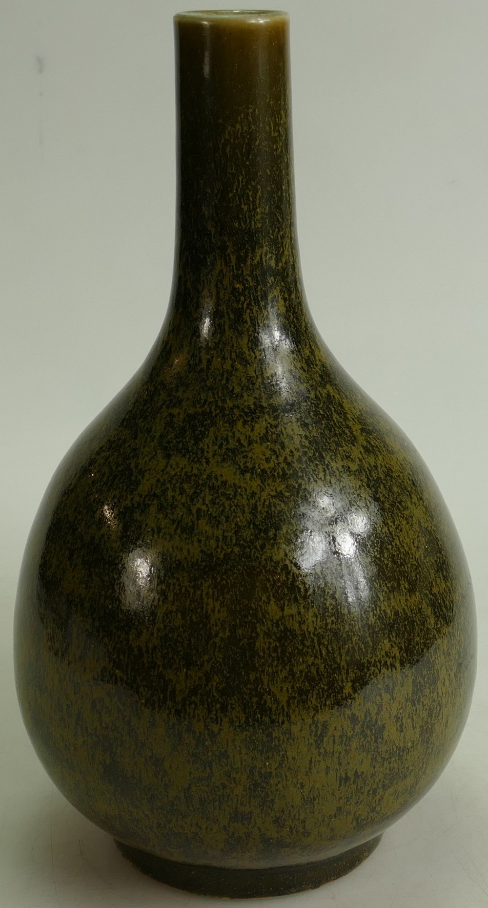 Chinese porcelain Vase: Decorated in a green speckled glaze, height 32cm. - Image 3 of 4