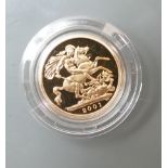 2001 proof gold Sovereign coin in capsule: Complete with outer & inner box plus certificate.