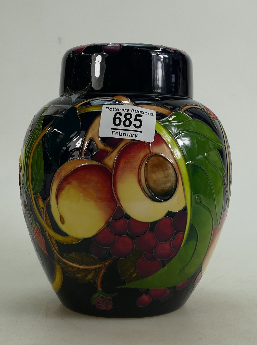 Moorcroft Queens Choice Ginger Jar: Moor