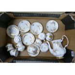 Royal Albert Antoinette coffee set : (1 tray)