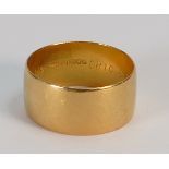 22ct gold wedding ring: size Q, 6.7 grams.