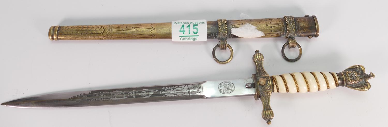 Good quality reproduction German Navel officers dagger: in scabbard, length 41cm.