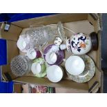 A mixed collection of items to include: Masons lamp base, Heritage & Aynsley floral decorated tea