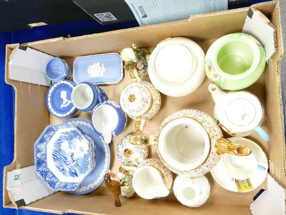 A mixed collection of items to include: Cauldon Blue and white bowl, Wedgwood Jasper ware, Gibson