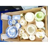 A mixed collection of items to include: Cauldon Blue and white bowl, Wedgwood Jasper ware, Gibson