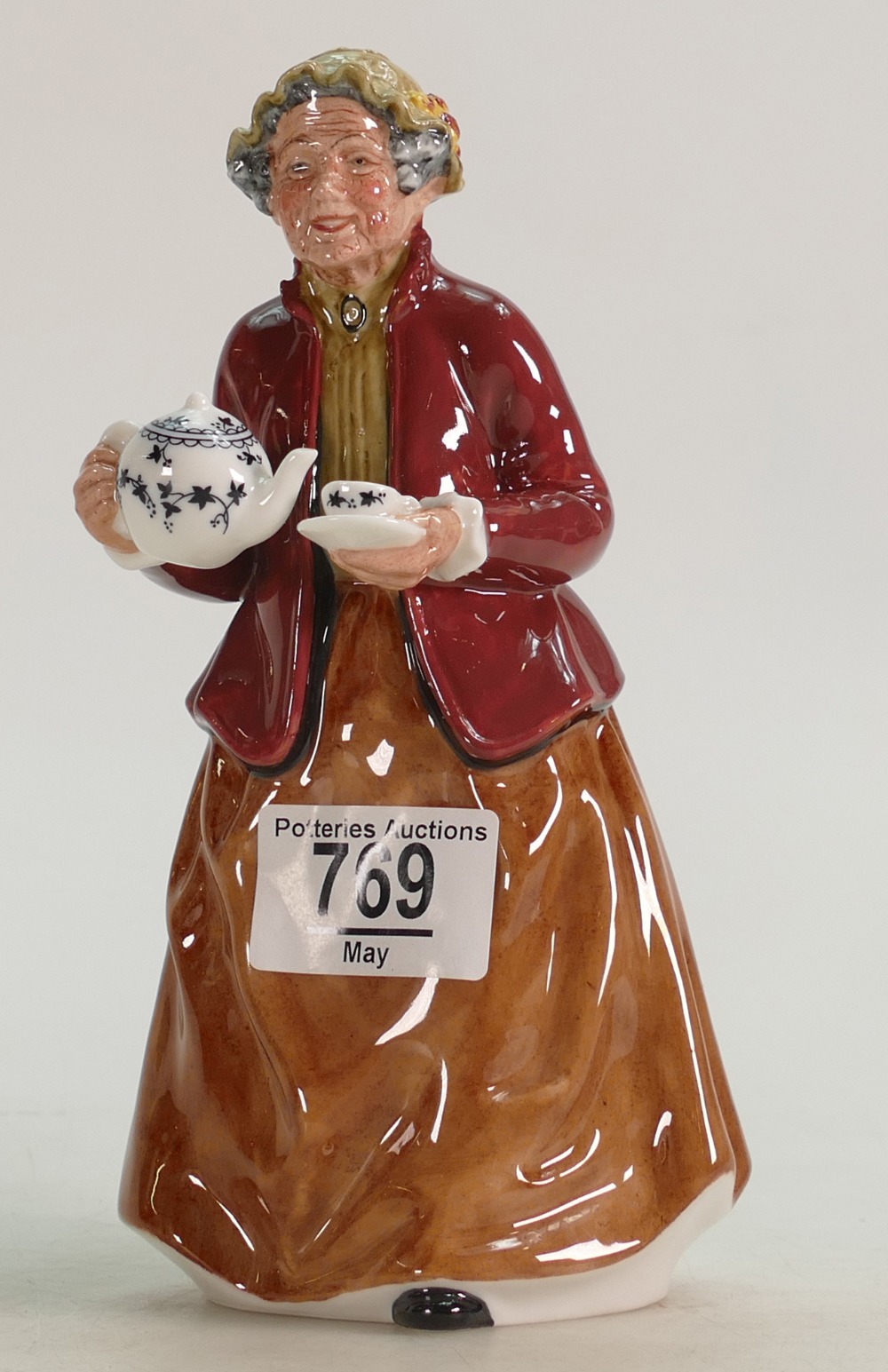 Royal Doulton Character Figure Tea Time HN2255: