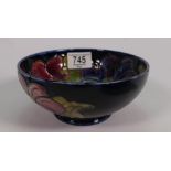 Moorcroft mid size bowl in the anemone pattern: Measuring 15.5cm wide x 7cm high.