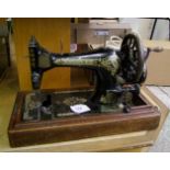 Vintage Singer sewing machine: S902218