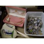 A mixed collection of items to include: vintage pierre cardin cultured pearl necklace, novelty tea