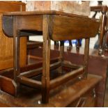 Oak small drop leaf table: