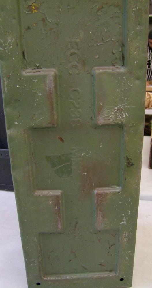 WW2 style British Vietnam war 1970 dated metal ammo box: ecc c238 mk2 sv57a - Image 2 of 2