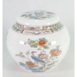 Wedgwood Kutani Crane large sqat ginger jar and cover: height 16cm