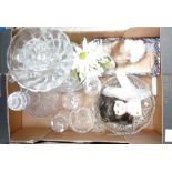 A mixed collection of item to include: gut glass & crystal items ,