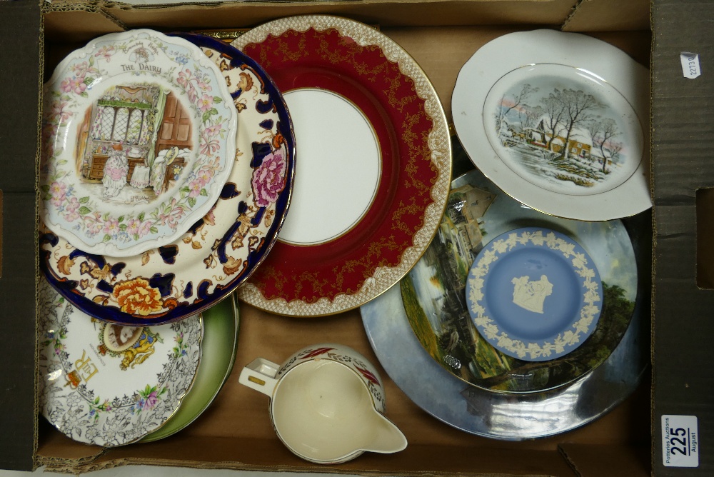A mixed collection of items to include: Royal Doulton, Coalport, Masons decorative wall plates,