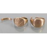 Two broken 9ct gold signet rings: 9.3 grams.