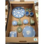 A mixed collection of items to include: Lidded boxes, vases, plates etc
