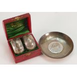 Pair silver Napkin Rings cased & silver Dish: Hallmarked Birmingham 1899, 36g,