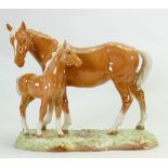 Beswick Palomino mare & foal on ceramic base 953: