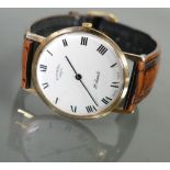 9ct gold vintage Rotary gentlemans 21 jewels wristwatch: With leather strap in original box.