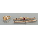 Victotian 9ct Rose gold items: Including signet ring and two bar brooches. One has steel pin, 5.