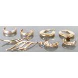 A good collection of 9ct gold earrings: 5.5 grams.