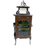 Edwardian Mahogany Display cabinet: With mirror back, h154 x w75 x d38cm.