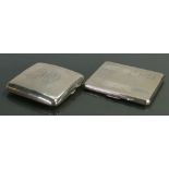 Two silver cigarette cases: 260 grams.
