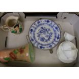 A mixed collection of items to include: Royal Doulton Chrysanthemum vase, Sutherland water jug, blue