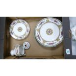 Wedgwood Columbia Patterned items to include: dinner plates x 6, side plates x2 and lidded sugar