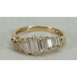 14ct gold .585 white stone gold ring: Weight 2.9g, size Q.