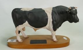 Beswick connoisseur model of a Friesian Bull on wood plinth A2580: