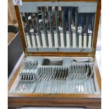 Oak Cased Cotterill & Company Cutlery Canteen:
