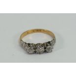 Ladies 18ct & platinum gold 4 stone diamond ring: ring size H, 1.8g.