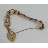 9ct gold ladies gate bracelet: 17.1g.