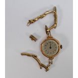 9ct rose gold ladies vintage wristwatch: with yellow metal expandable bracelet, gross 18g.