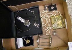Seiko Kinetic gents watch: together with necklaces, beads, cigarette case etc