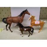 Royal Doulton palomino arab horse: Beswick head up pony ( ear restuck) and a brown matt swish tail