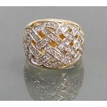 High carat gold & Diamond ring: Tested as 18ct gold, weight 7.7g, ring size O 1/2.