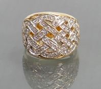 High carat gold & Diamond ring: Tested as 18ct gold, weight 7.7g, ring size O 1/2.