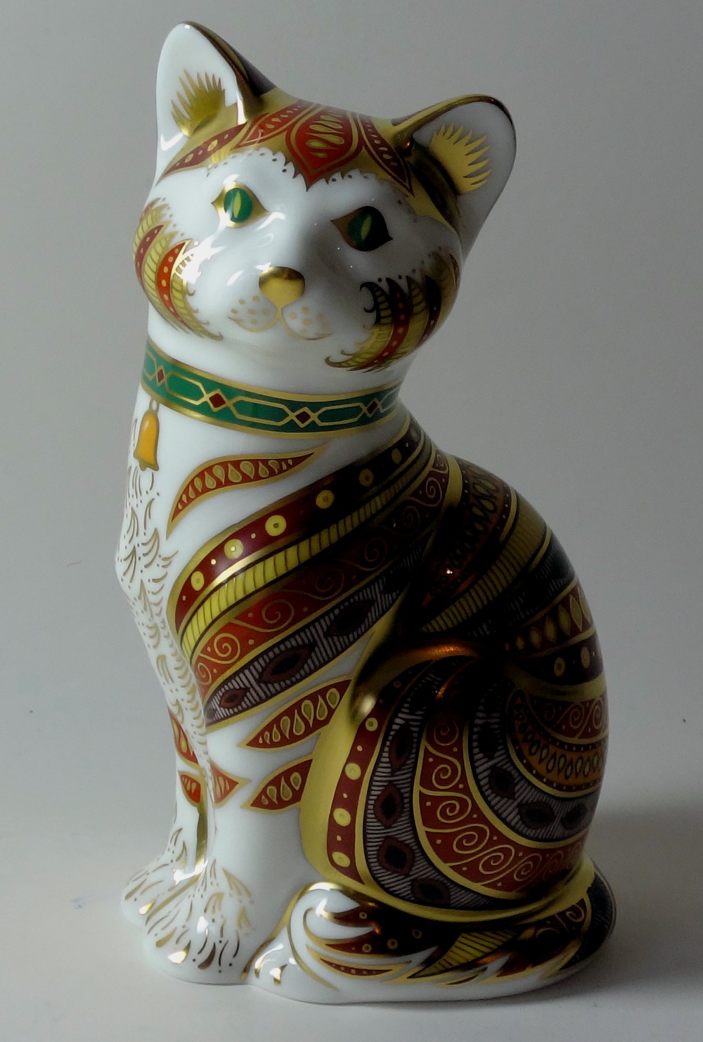 Royal Crown Derby paperweight ROYAL DOULTON CAT 1205/ 2500: Gold stopper, certificate,