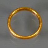 22ct gold Wedding ring: Size L ,3.9g.