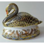 Royal Crown Derby paperweight BLACK SWAN Golden Jubilee: Gold stopper, certificate, first quality,