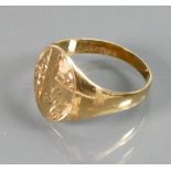 9ct gold signet ring: Size Z-1, 8.1g.