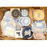A collection of Wedgwood plaques, plates and roundels: 10 items.